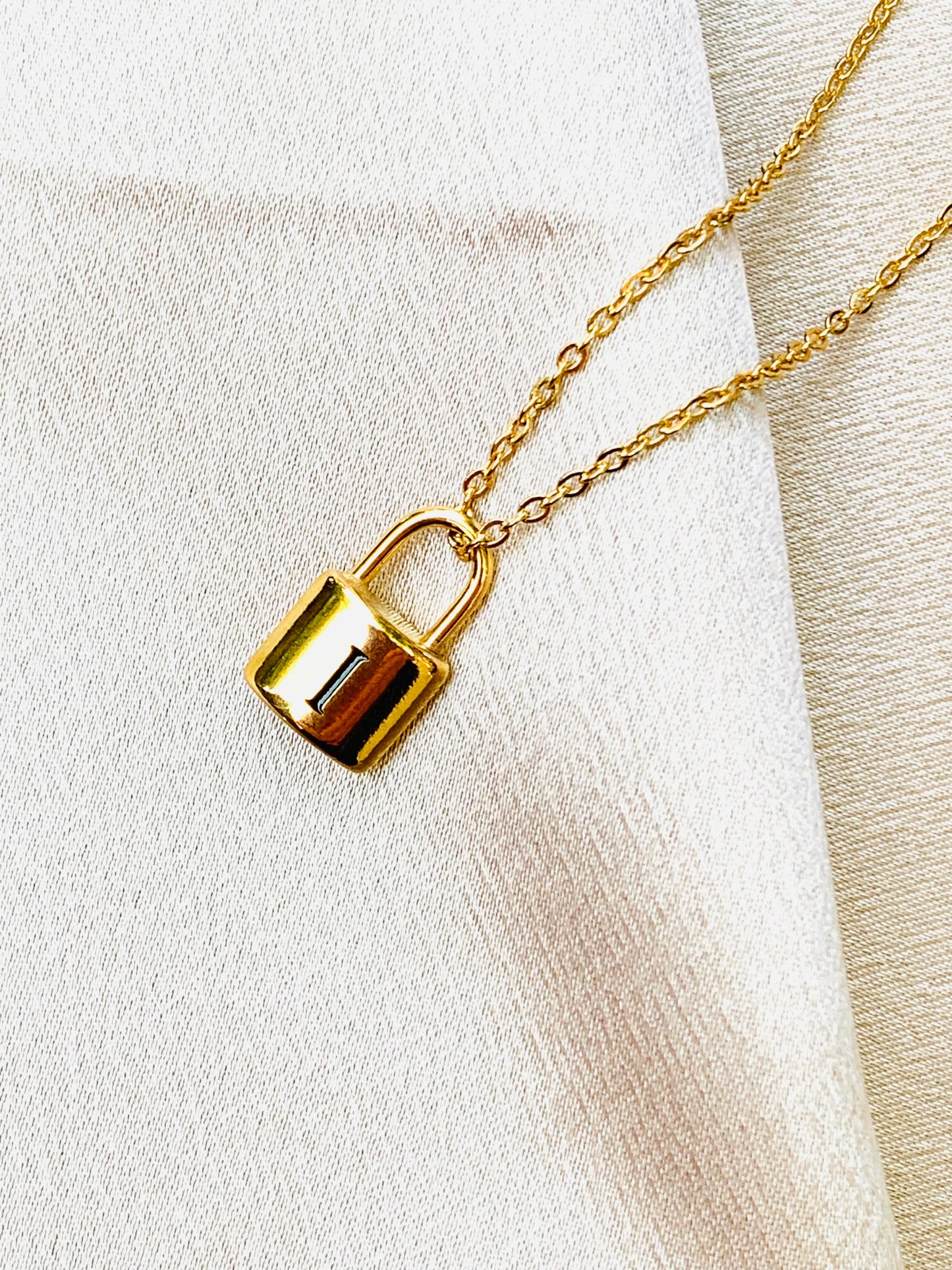 Initial letter necklace,gold chain lock#-01957SSN-19