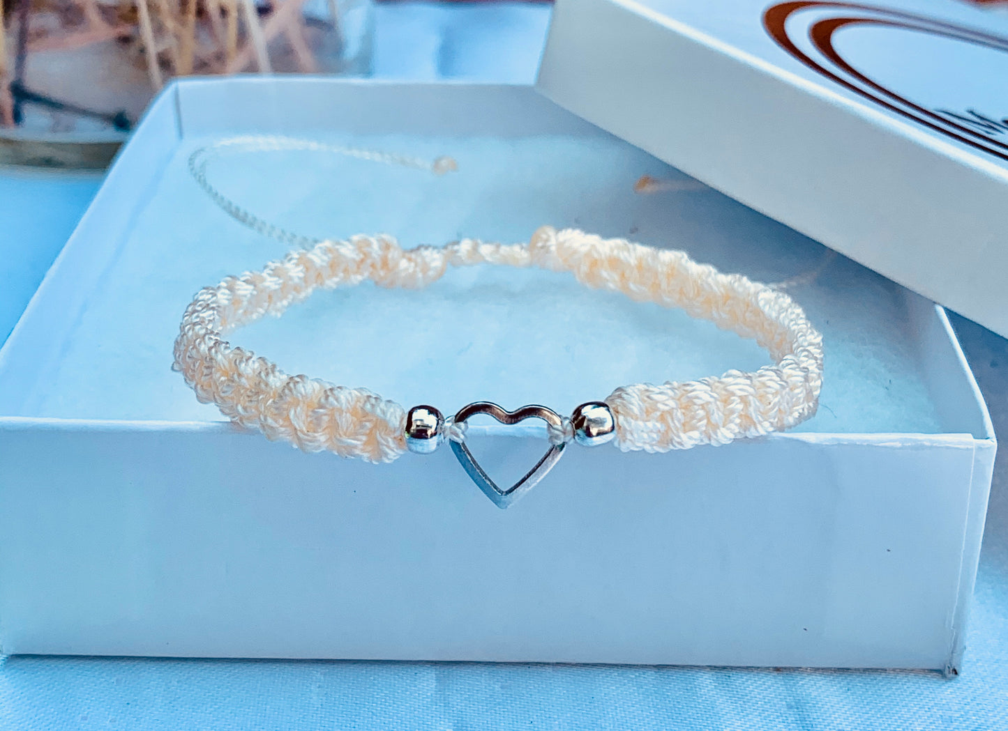 Bracelet/necklaces/women/fashion/rings/earrings/#B5